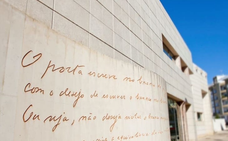 Biblioteca de Faro encerra programa&ccedil;&atilde;o de abril com escrita e partilha