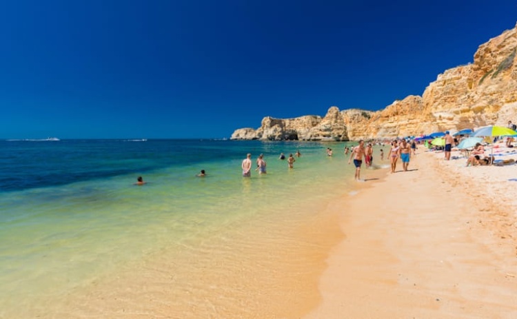 Turismo do Algarve real&ccedil;a n&uacute;mero de praias da regi&atilde;o com galard&otilde;es de qualidade