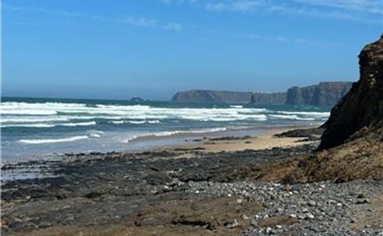 C&acirc;mara de Aljezur trava novas licen&ccedil;as de surf face &agrave; eros&atilde;o das praias