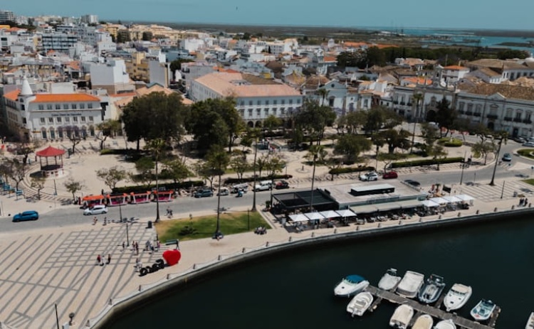 Munic&iacute;pio de Faro e Fagar sensibilizam setores de atividade para melhorar limpeza urbana  