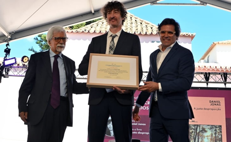 Daniel Jonas recebeu Grande Pr&eacute;mio de Cr&oacute;nica e Dispersos Liter&aacute;rios em Loul&eacute; 