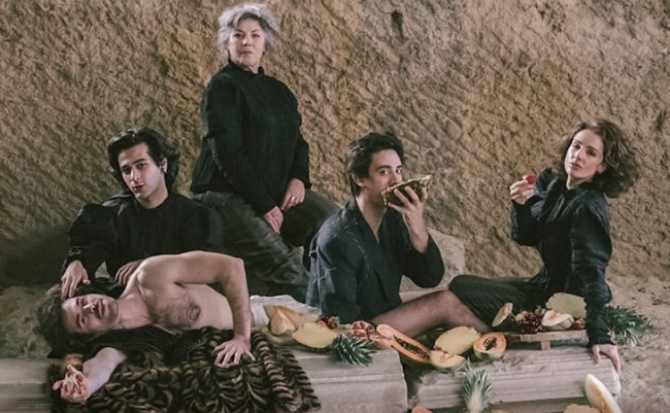 Companhia Momento estreia a pe&ccedil;a "As Tr&ecirc;s Irm&atilde;s", a partir de Tchkhov, em Lagoa