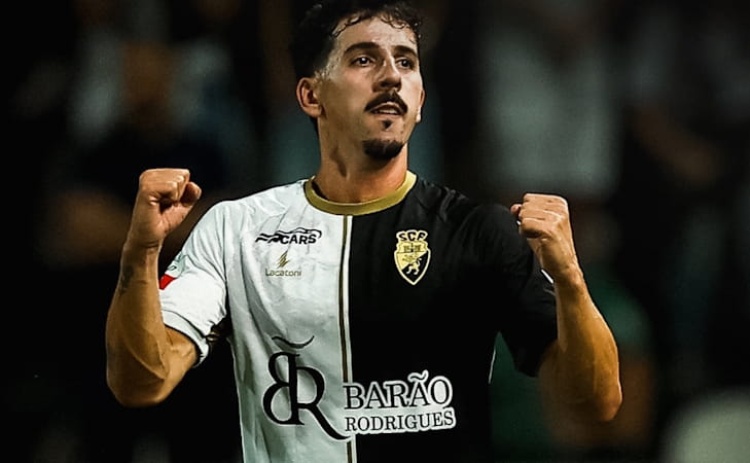 Farense adianta-se ao Belenenses por uma vaga na II Liga da pr&oacute;xima &eacute;poca