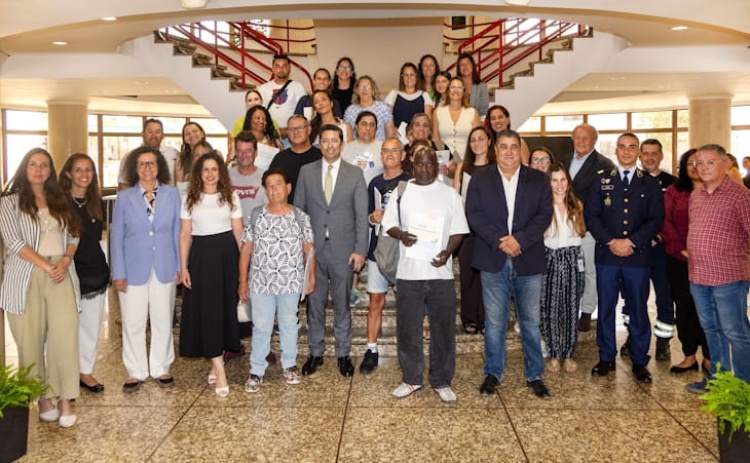 C&acirc;mara de Albufeira entregou 18 casas com renda acess&iacute;vel 