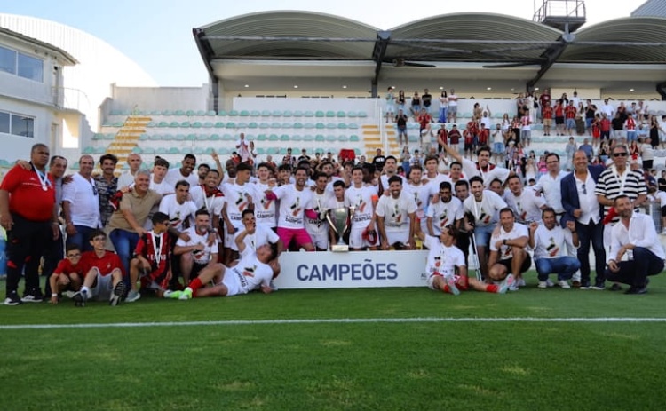 Sporting Clube Olhanense conquistou primeira Ta&ccedil;a do Algarve Futebol da sua hist&oacute;ria 