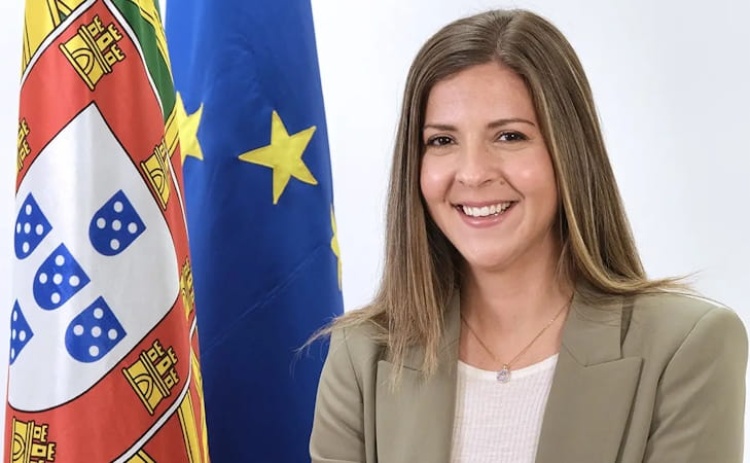 Ministra da Cultura distingue L&iacute;dia Jorge em Loul&eacute; com passagens por Tavira e Faro    