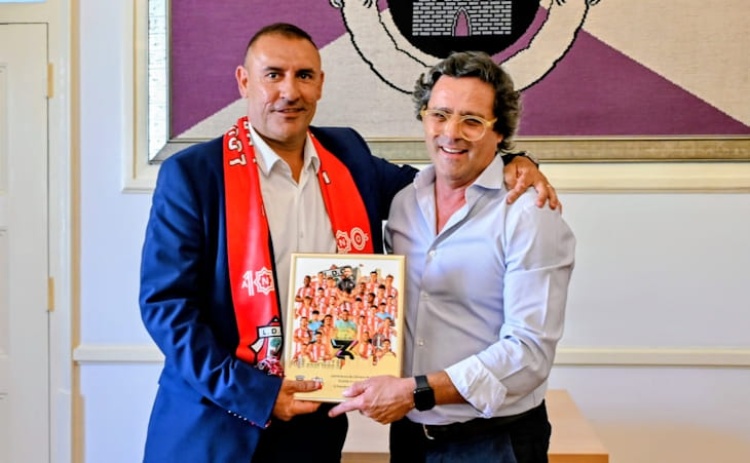 C&acirc;mara de Loul&eacute; homenageou Louletano pela subida &agrave; Liga 3  