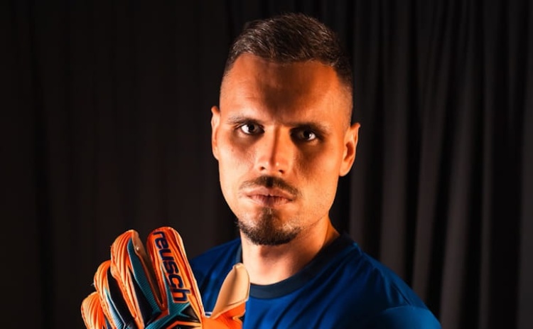 Guarda-redes croata Fabijan Buntic regressa a Portugal para refor&ccedil;ar Farense