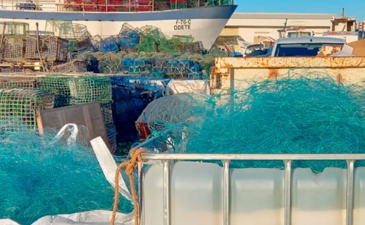 Mais de 8 toneladas de redes de pesca recolhidas nos portos de Olh&atilde;o e Quarteira