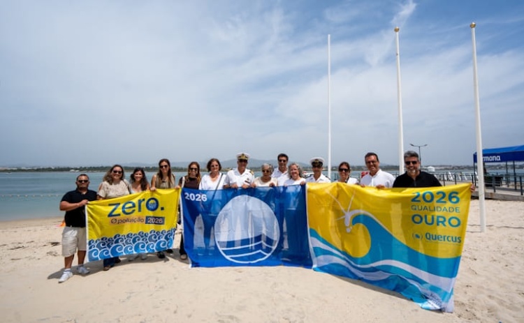 Praias do concelho de Olh&atilde;o hastearam bandeiras de qualidade e acessibilidade