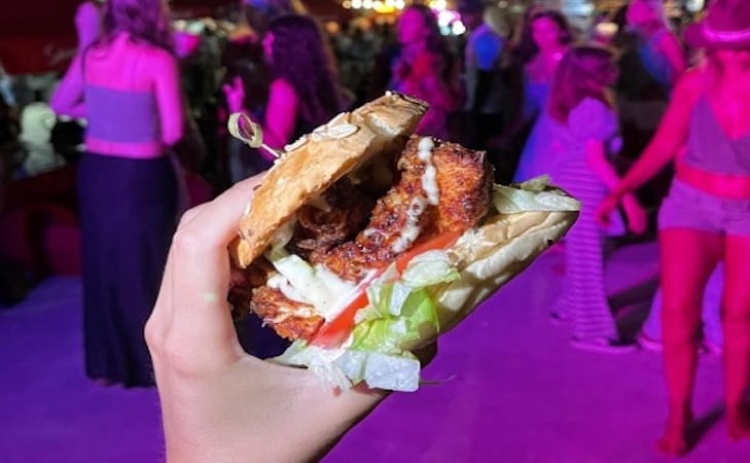 Lagos Food Fest prop&otilde;e viagem pela gastronomia &ldquo;temperada&rdquo; com concertos e anima&ccedil;&atilde;o