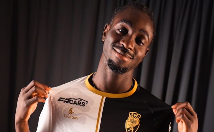 M&eacute;dio franc&ecirc;s Joseph Nduquidi refor&ccedil;a Farense por duas &eacute;pocas