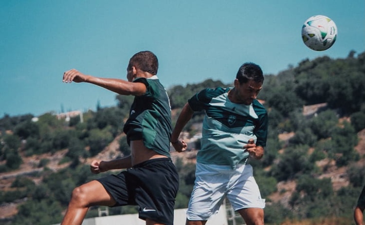 Farense e Sporting B empatam em jogo particular