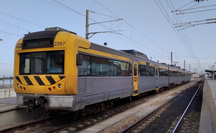 PCP defende que investimento deve continuar mesmo com comboio el&eacute;trico na Linha do Algarve