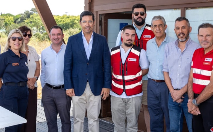 Albufeira refor&ccedil;a assist&ecirc;ncia a banhistas com Posto de Socorro na Praia da Rocha Baixinha