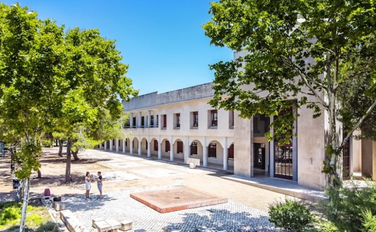 Universidade do Algarve refor&ccedil;a efici&ecirc;ncia energ&eacute;tica com apoio do Fundo Ambiental