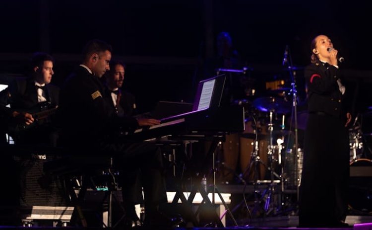 Orquestra Ligeira do Ex&eacute;rcito homenageou Lu&iacute;s Represas durante concerto em Albufeira 