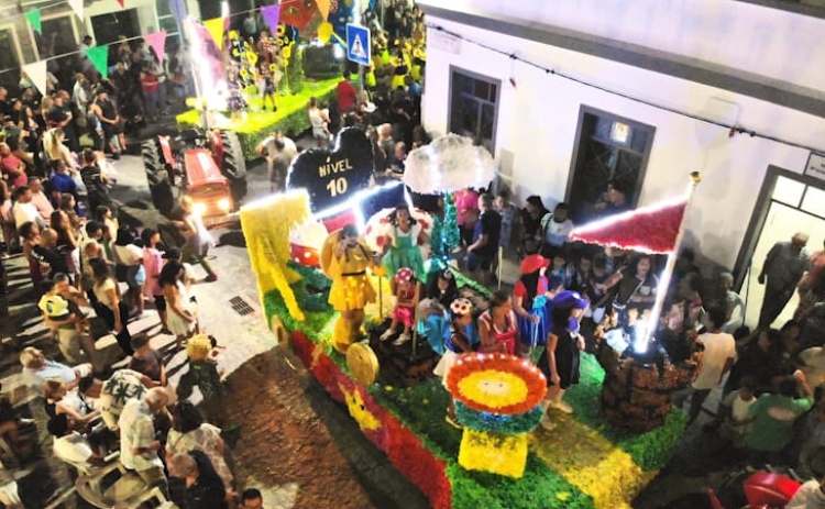 Carnaval de Ver&atilde;o anima ruas de Moncarapacho no primeiro s&aacute;bado de agosto