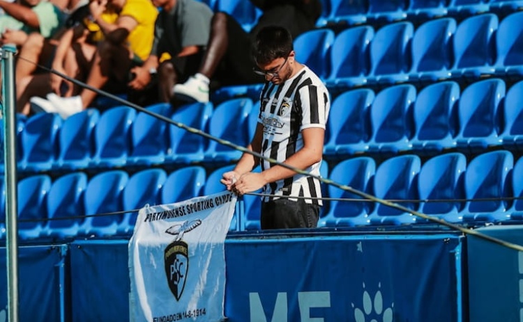Portimonense perde com ingleses do Nottingham Forest em jogo particular