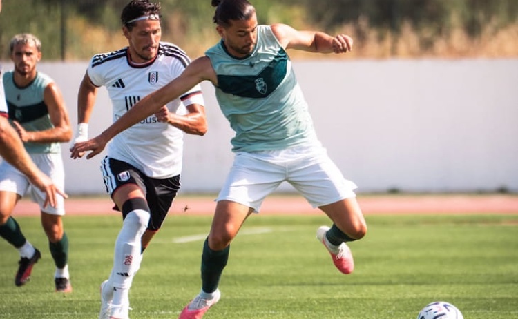 Farense derrotado pelos ingleses do Fulham em jogo particular