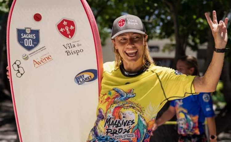 Joana Schenker conquista segundo lugar na 1.&ordf; etapa do Circuito Mundial de Bodyboard