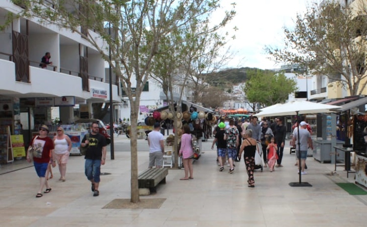 PSD defende novo modelo tur&iacute;stico para Albufeira ap&oacute;s atropelamento na Oura