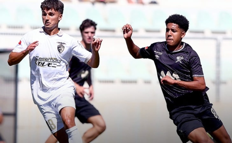II Liga: Leix&otilde;es vence em Portim&atilde;o com &lsquo;bis&rsquo; de Bryan R&oacute;chez