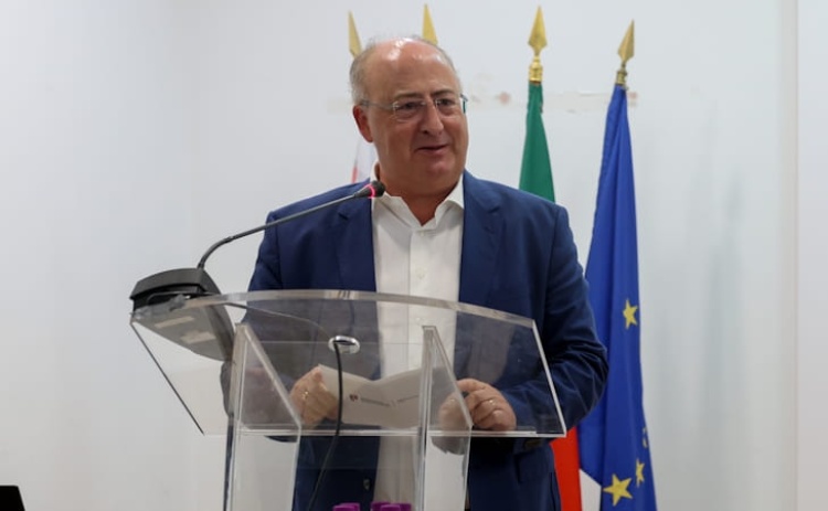 Ministro Jos&eacute; Manuel Fernandes participou em semin&aacute;rio sobre futuro da agricultura algarvia 