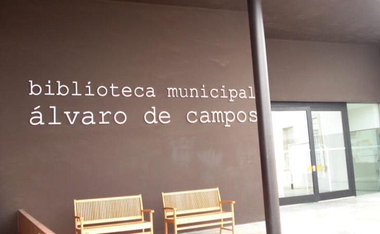 Biblioteca Municipal de Tavira promove projeto que alia livros, poesia e c&atilde;es