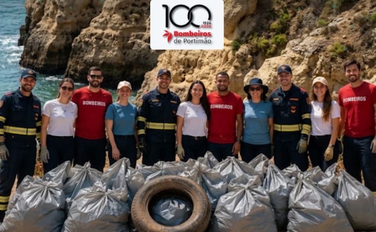 Teia D'Impulsos e Bombeiros de Portim&atilde;o promovem a&ccedil;&atilde;o de limpeza na Mata de Jo&atilde;o d'Arens