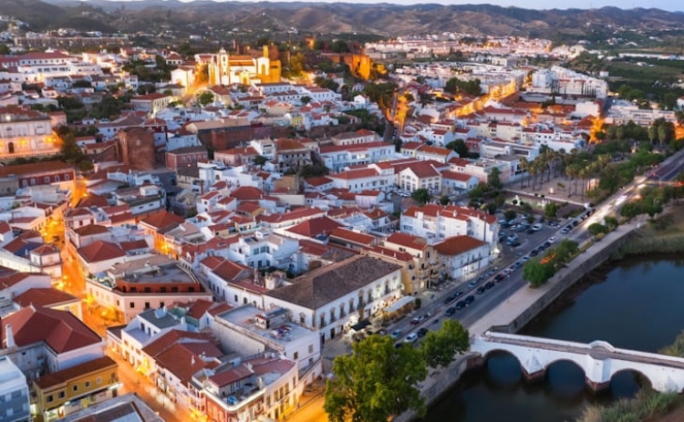 C&acirc;mara de Silves lan&ccedil;a consulta p&uacute;blica para comprar 47 fogos habitacionais