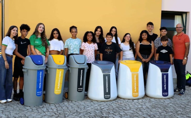 Mascotes de recolha de res&iacute;duos &ldquo;invadiram&rdquo; escolas de Portim&atilde;o