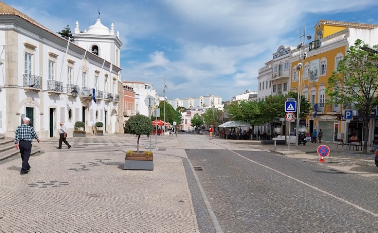 50 anos da Constitui&ccedil;&atilde;o marcam regresso do Festival Pol&iacute;tica a Loul&eacute;