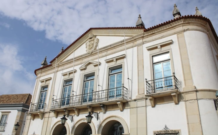 Faro aprova novo empr&eacute;stimo de quase 14 ME e resolve contrato anterior de 16 ME
