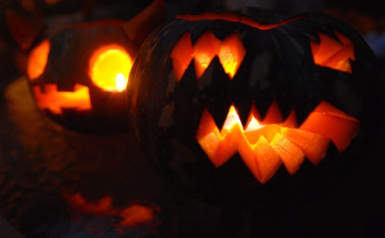 Paderne realiza caminhada noturna de Halloween