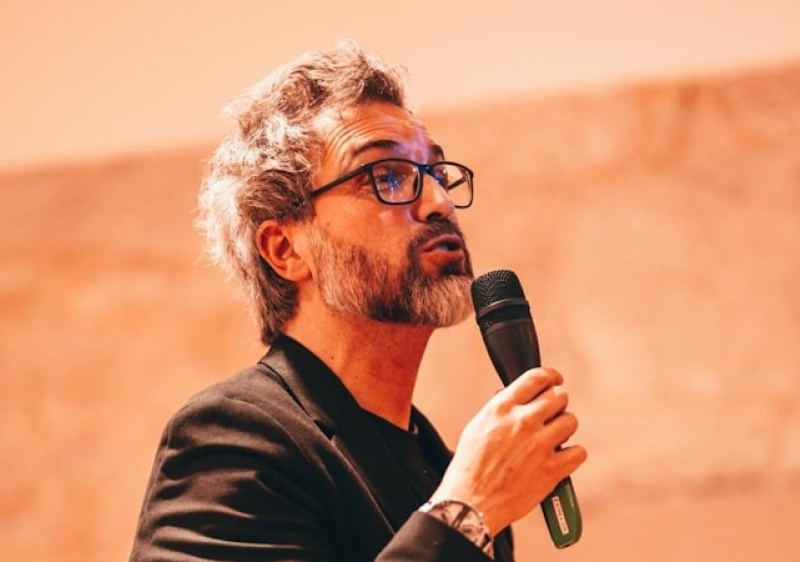 Agrupamento de escolas de Loulé promove palestra com Pedro Chagas Freitas