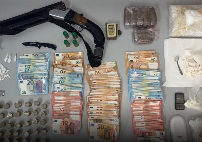 Quatro detidos por tráfico de droga no Algarve, um deles com mais de 8.000 doses