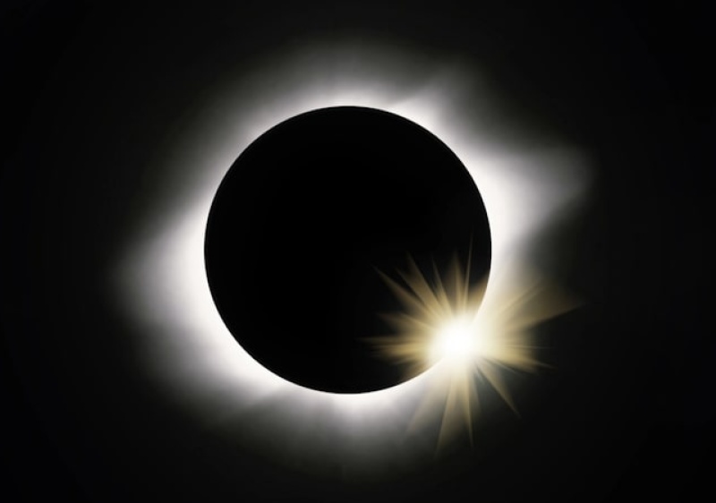 Eclipse solar total poder&aacute; ser observado em Portugal no pr&oacute;ximo ano