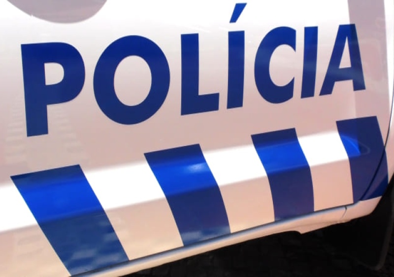 Suspeita de furto em loja detida ap&oacute;s tentativa de fuga em Portim&atilde;o