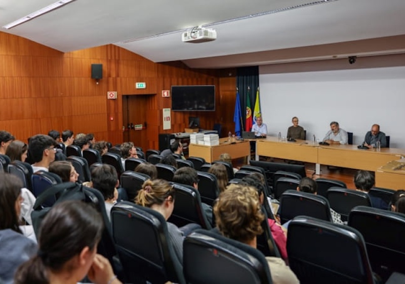 Estudantes da Universidade de &Eacute;vora recebidos em Lagos para reflex&atilde;o sobre ordenamento do territ&oacute;rio