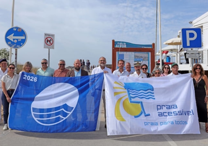 Bandeira Azul hasteada nas praias de Portim&atilde;o pelo 39&ordm; ano consecutivo 