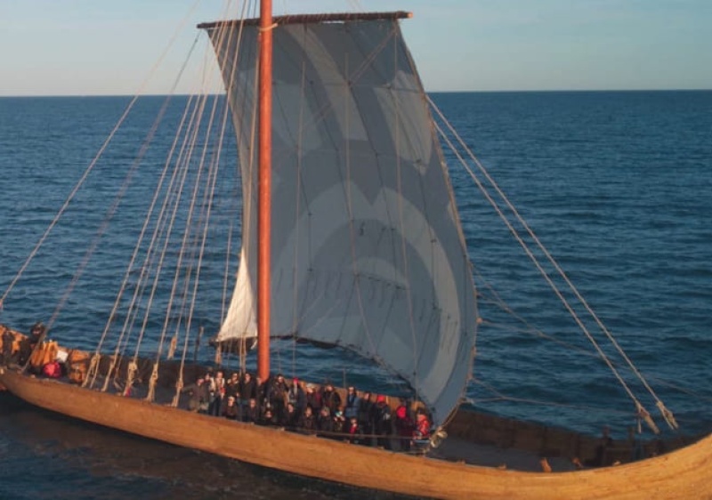 Embarca&ccedil;&atilde;o inspirada nos tradicionais navios vikings inicia viagem em Vila Real de Santo Ant&oacute;nio