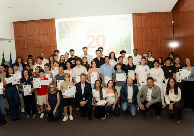 37 alunos premiados pelo Cr&eacute;dito Agr&iacute;cola de Albufeira  
