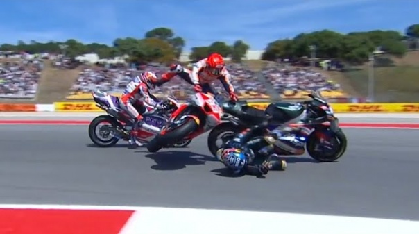 Miguel Oliveira abandona corrida após choque de Marc Márquez
